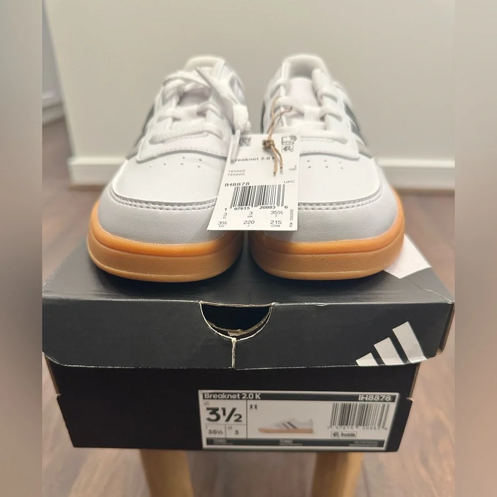 Adidas Breaknet 2.0 K Unisex Sneakers in White Gray Stripes & Gum Sole, Size 3.5